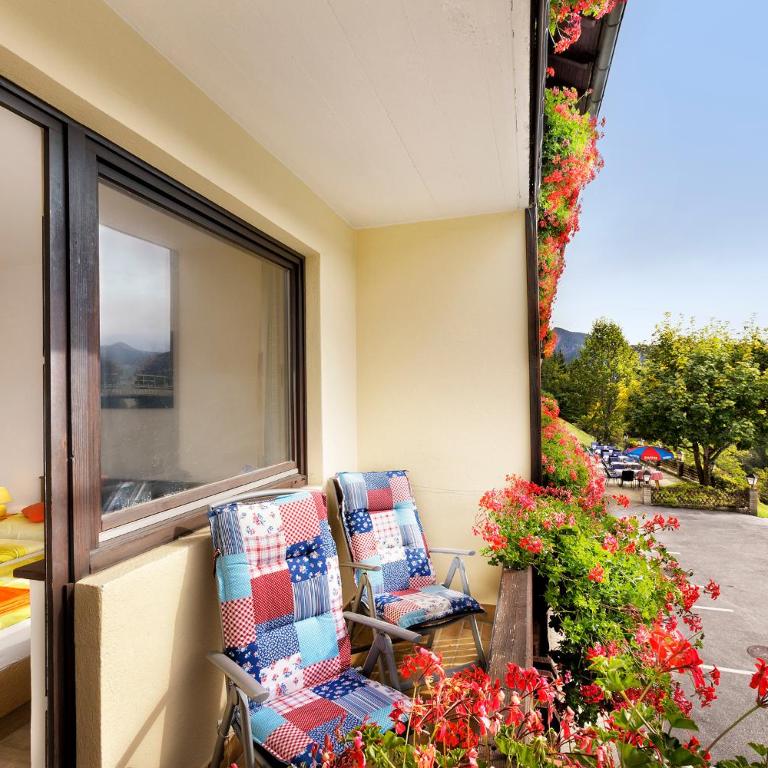 Bed&Breakfast Lausegger - Doppel-/Zweibettzimmer mit Balkon - 2