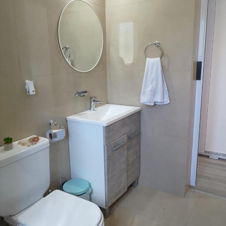 Mountain View & Comfort - Two-Bedroom House - 14