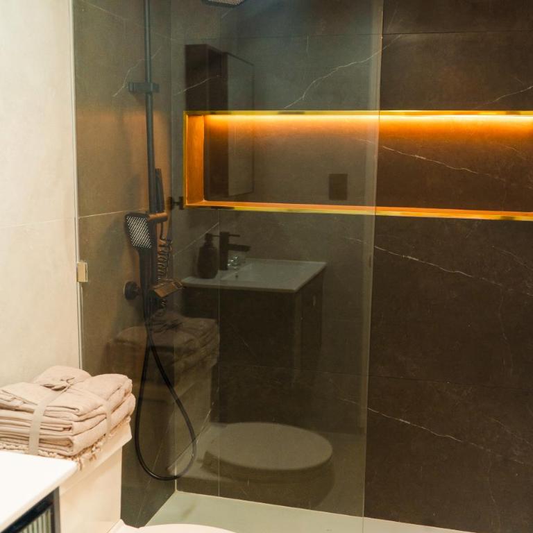 Urbanluxrent - One-Bedroom Apartment - 8