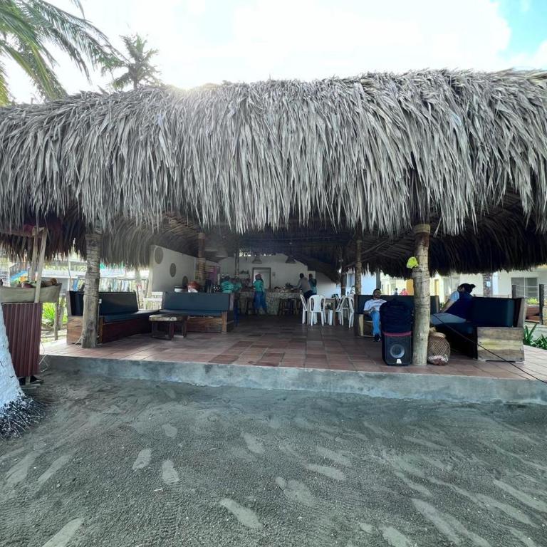 Apartamento en condominio con vista al mar - Apartamento de 2 dormitorios - 73