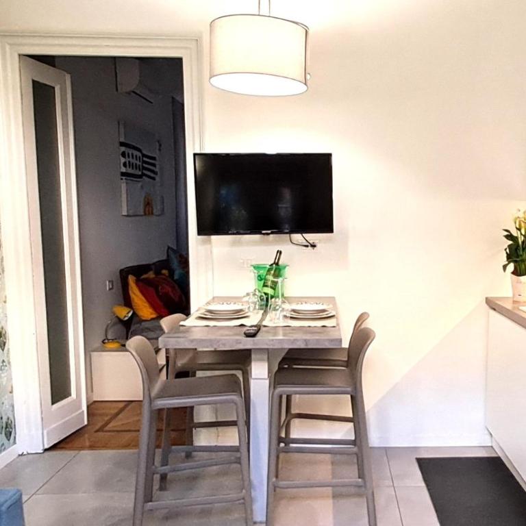Porta Susa centro, balconi, condizionato, wifii e parcheggio - One-Bedroom Apartment - 9
