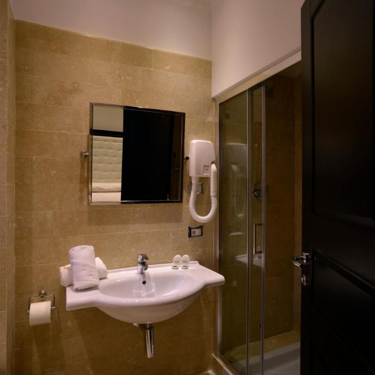 Vaticano Royal Suite Guest House - Camera Matrimoniale Deluxe - 10