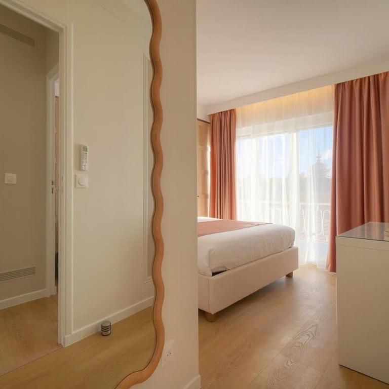 Mimosa 2BR with Balcony - Walk to Palais and Beach - Apartment mit 2 Schlafzimmern - 25