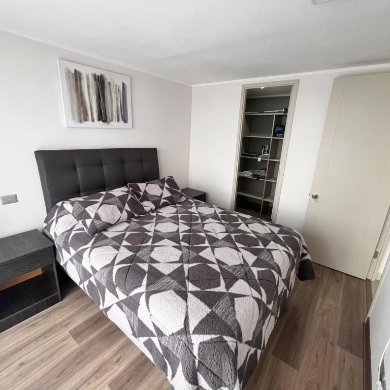 Moderno departamento en Macul con ubicación privilegiada - Apartamento de 2 dormitorios con balcón - 8