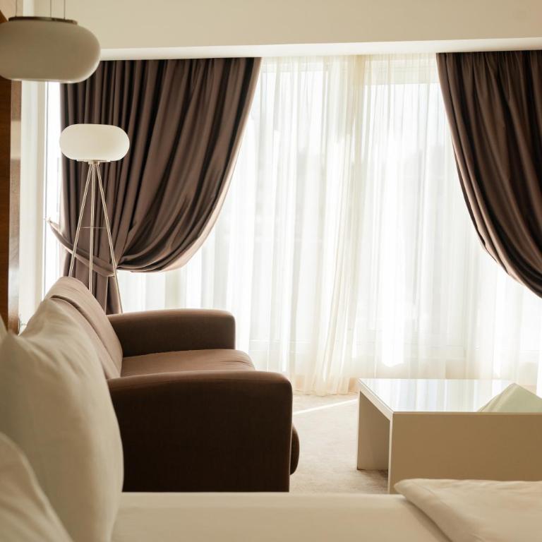 Garni Hotel Centar - Double Room - 4