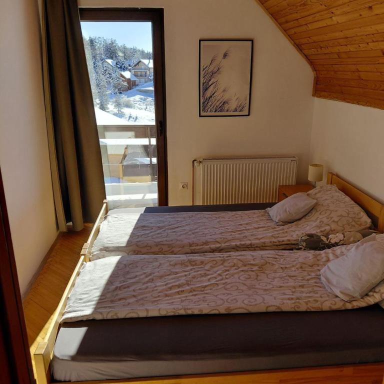 Zlatibor Tornik View - Three-Bedroom House - 59