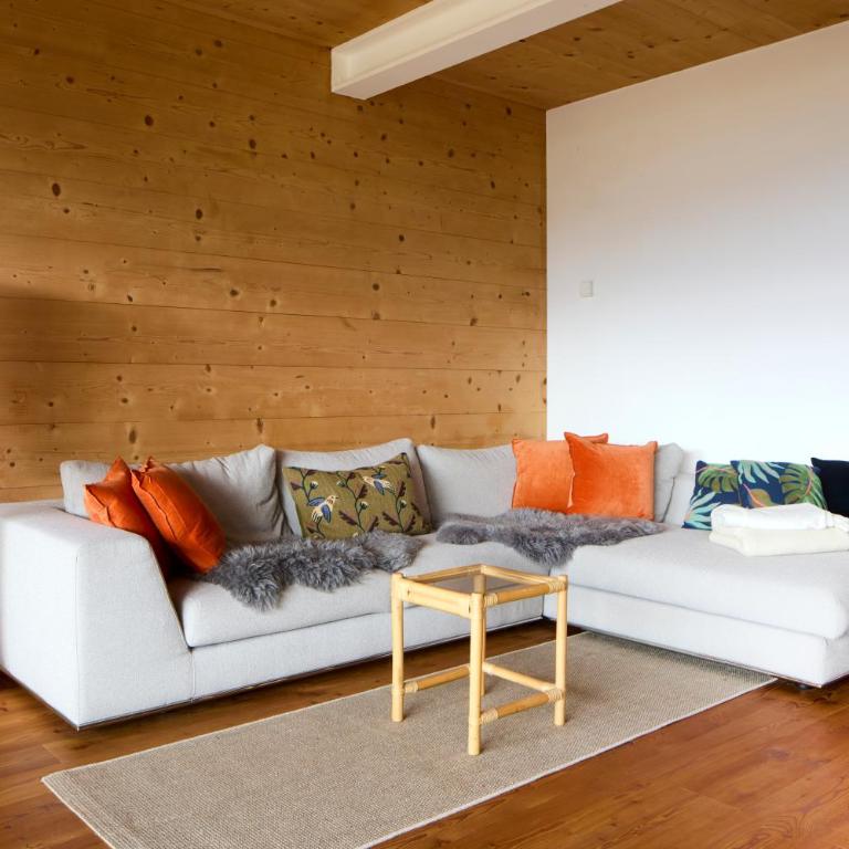 Mountains & Lake Boutique Apartment - Two-Bedroom Apartment - 13