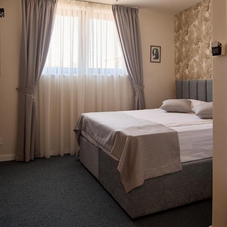 Garni Boutique Hotel Arta - Standard Doppel- oder Zweibettzimmer - 17