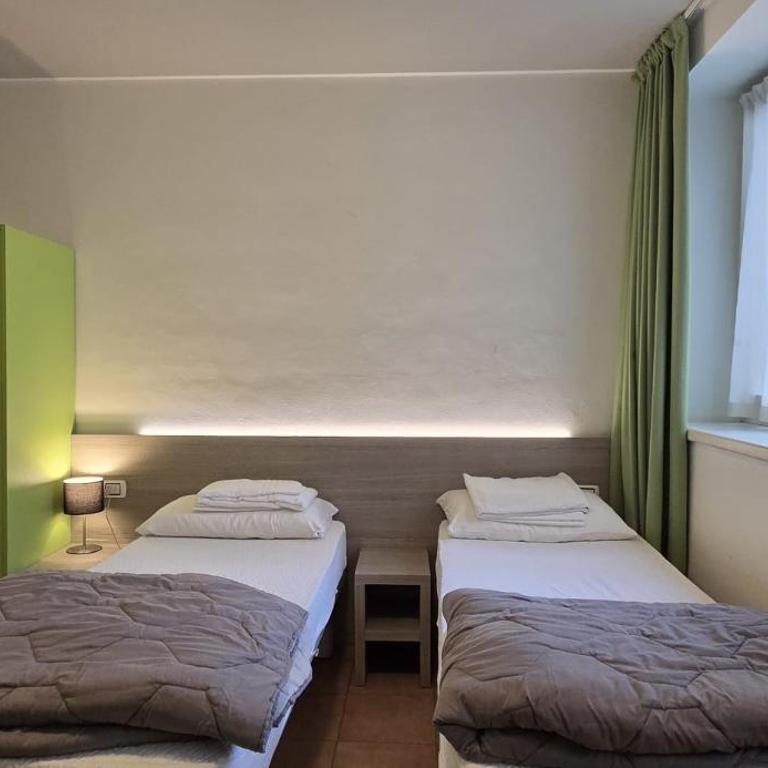Ostello Città di Rovereto - Camera Familiare con Bagno Privato - 10