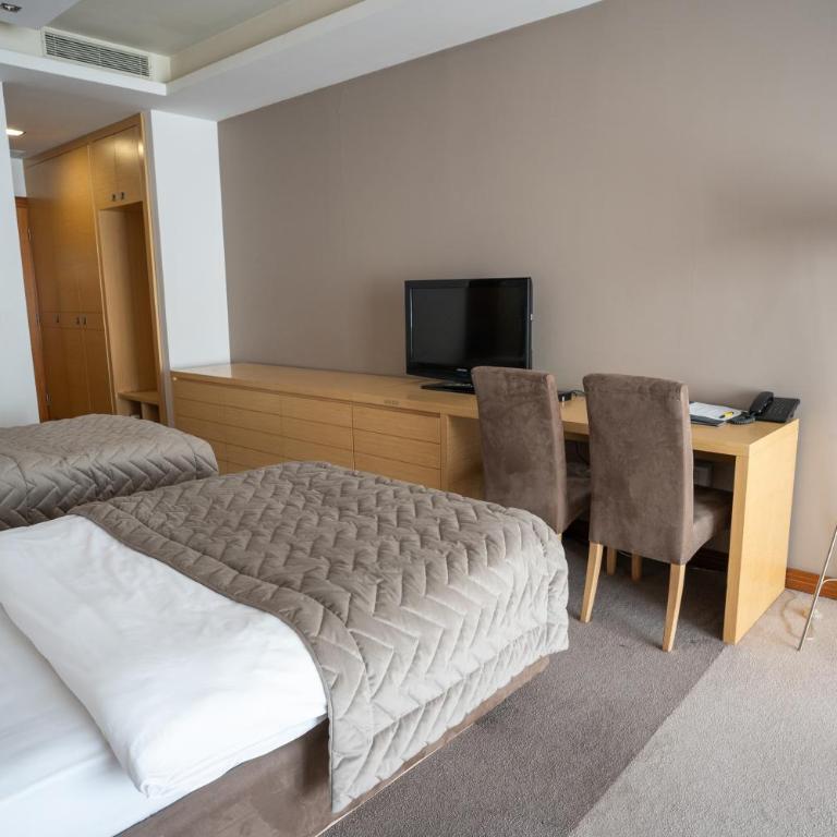 Garni Hotel Centar - Twin Room - 6