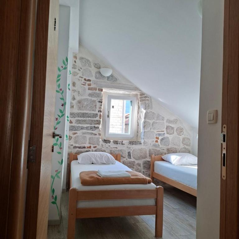 CENTRUM HOSTEL - Standard Double or Twin Room - 5
