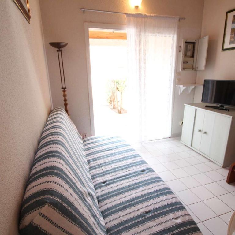 Maison de vacances dans résidence MARINES avec piscine commune, 4 à 5 couchages, 250 m de la mer à PORTIRAGNES Plage LRMA52A - Casa con 2 Camere da Letto - 7