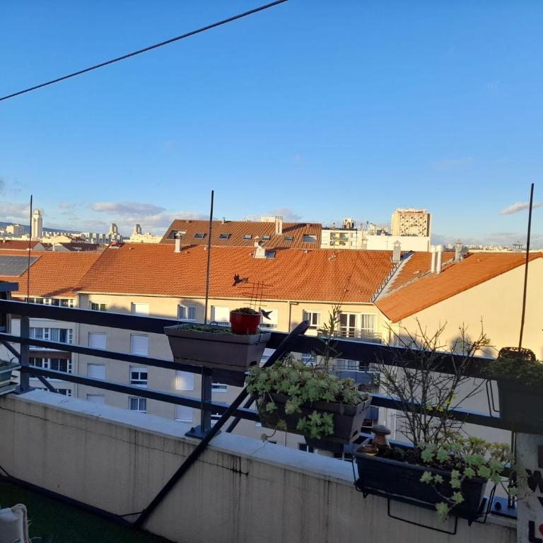 appart sympa confort bien situé - Studio Apartment - 24