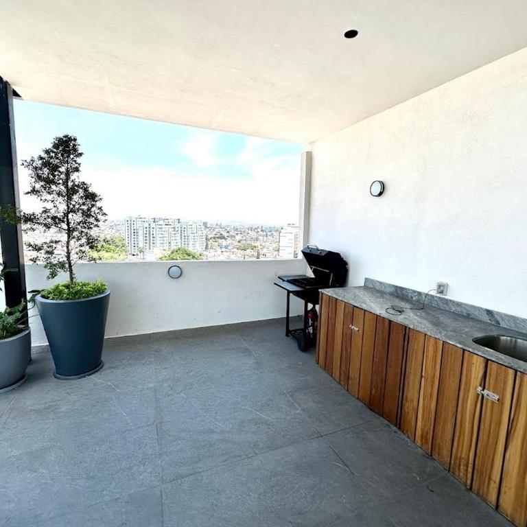 Hermoso Departamento frente a Midtown con Parking - Apartamento de 2 dormitorios - 2