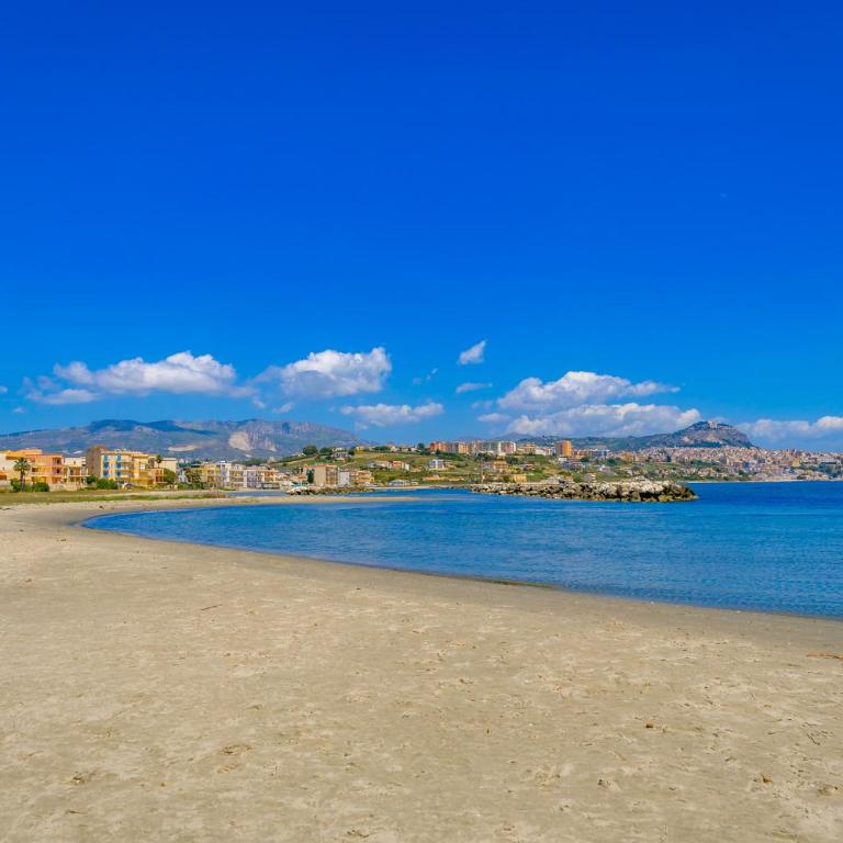 Casa Sciacca Mare by Biddizzi Rari - Accesso diretto alla spiaggia, vista mare - Two-Bedroom Apartment - 10
