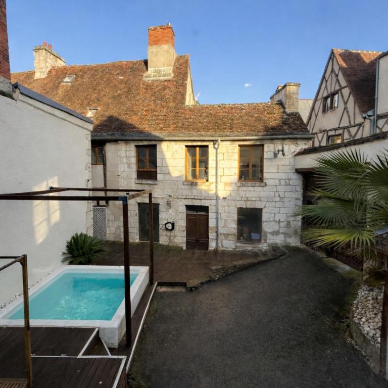 La Galerie - Mini Piscine - Bourges Originale - Appartement 2 Chambres - Vue sur Piscine - 5