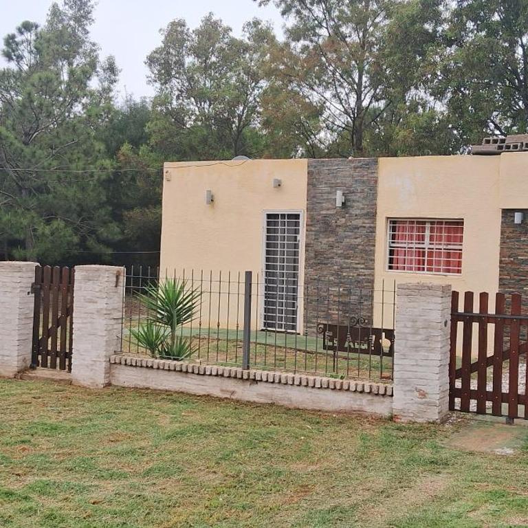 Hospedaje ES ACA - Three-Bedroom House - 4