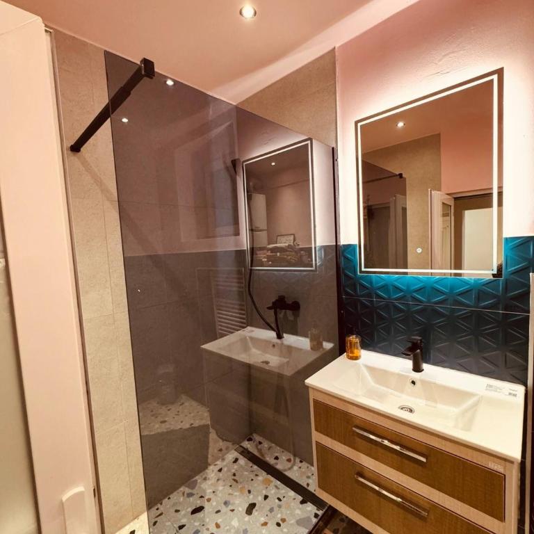 Miss Nareens Central Apartment with free garage - Apartment - 14