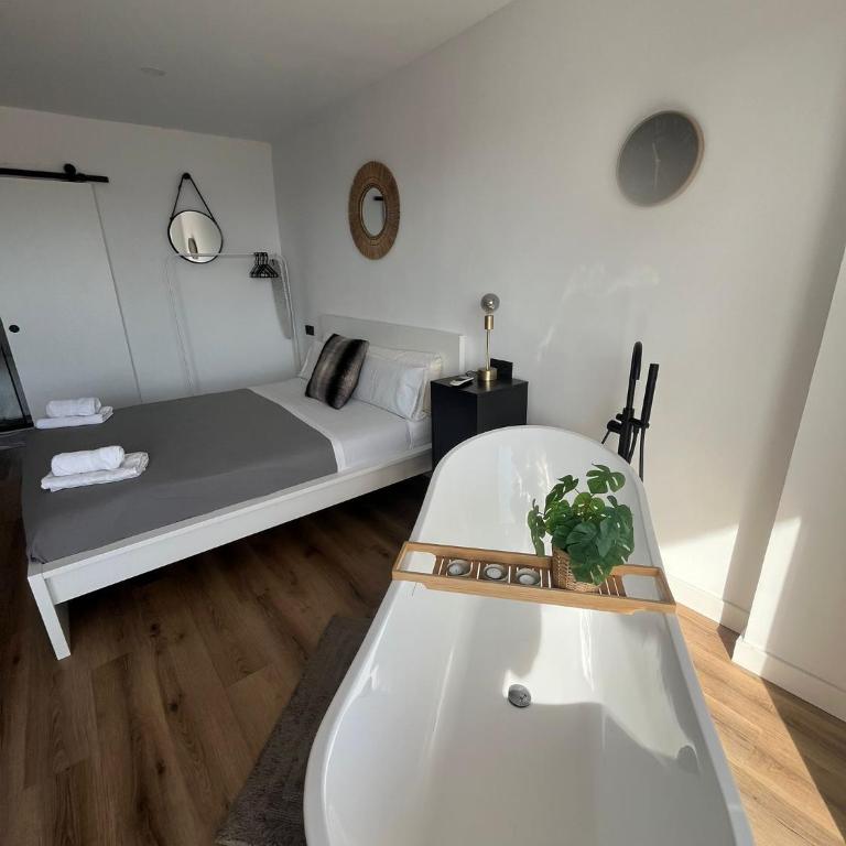 Amazing views - One-Bedroom Apartment - 6