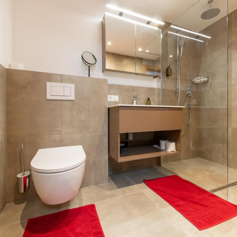 Haus Bergkastelblick - Doppelzimmer mit Balkon - 2