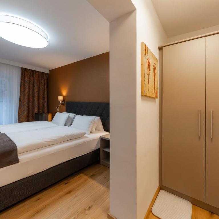 Haus Bergkastelblick - Doppelzimmer mit Balkon - 3