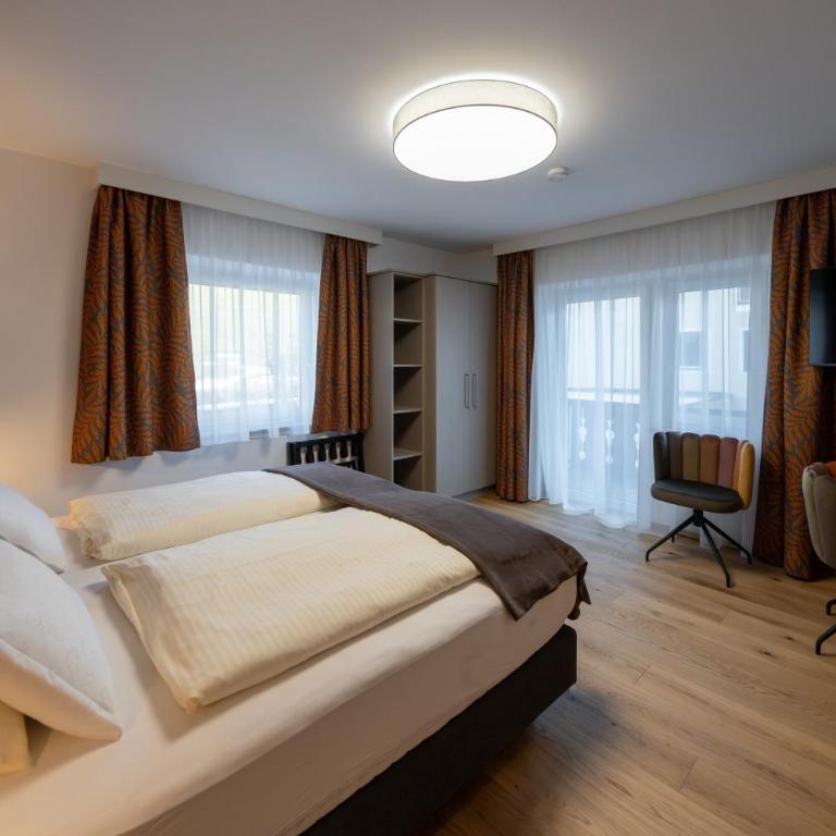 Haus Bergkastelblick - Deluxe Doppelzimmer mit Bad - 1