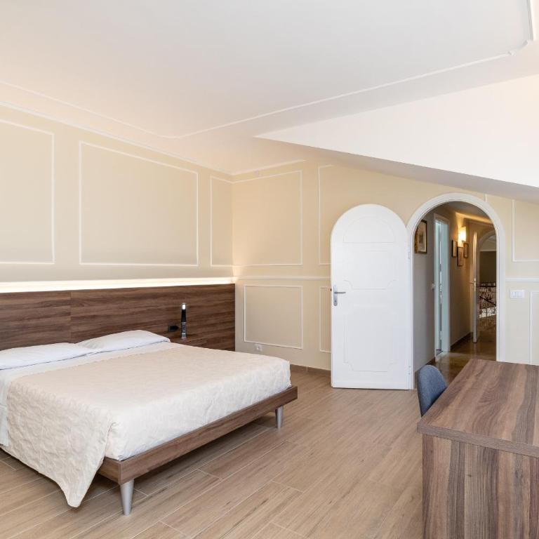 Scaligero Rooms - Camera Matrimoniale Deluxe con Balcone - 1