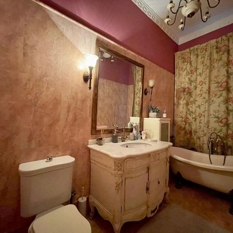 Dorcol Mansion 3BR Apartment at City Center - Three-Bedroom Apartment - 5
