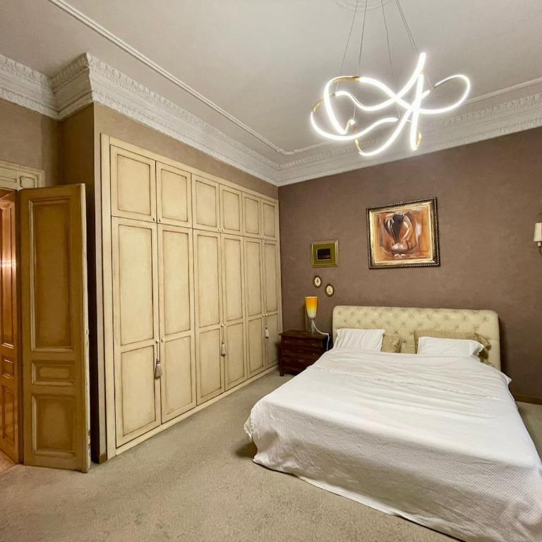 Dorcol Mansion 3BR Apartment at City Center - Three-Bedroom Apartment - 8