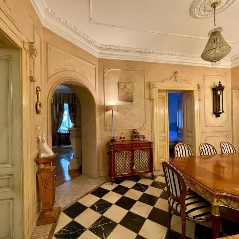 Dorcol Mansion 3BR Apartment at City Center - Three-Bedroom Apartment - 18