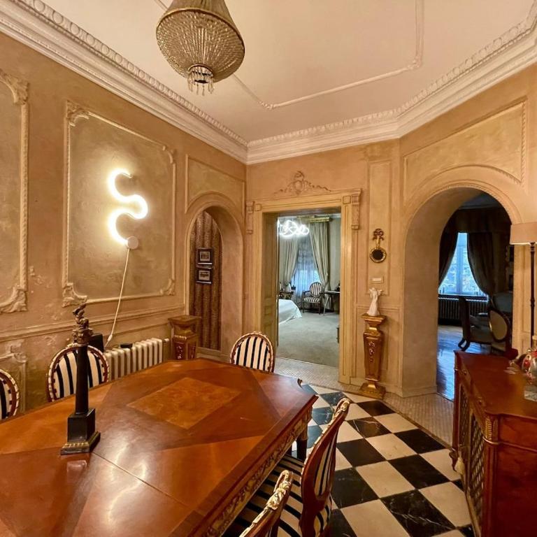 Dorcol Mansion 3BR Apartment at City Center - Three-Bedroom Apartment - 23