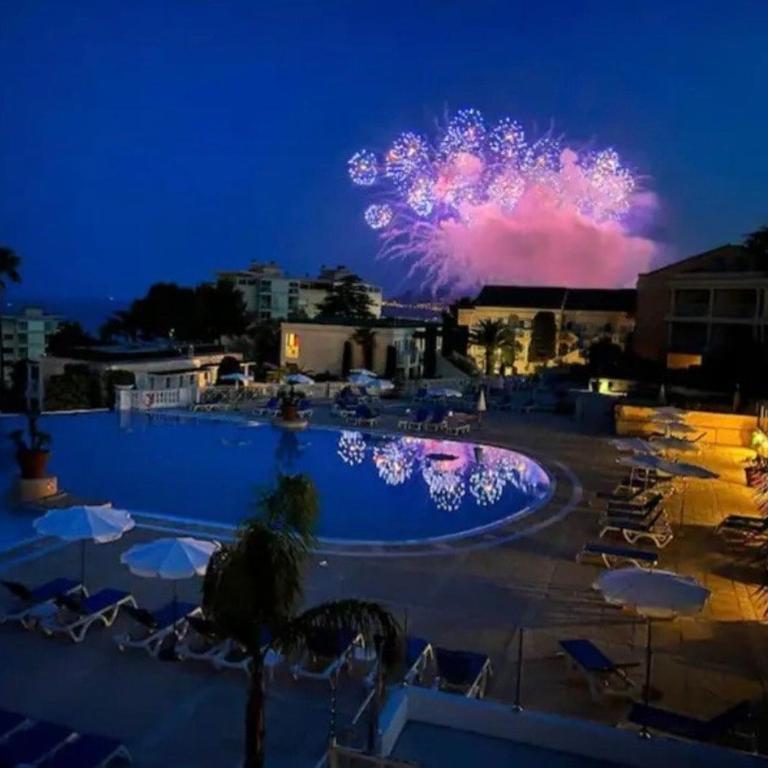 Vue mer piscine parking tennis 4 personnes - Apartment mit 1 Schlafzimmer, Meerblick und Terrasse - 29