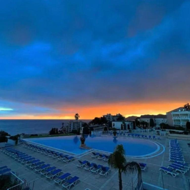 Vue mer piscine parking tennis 4 personnes - Apartment mit 1 Schlafzimmer, Meerblick und Terrasse - 35