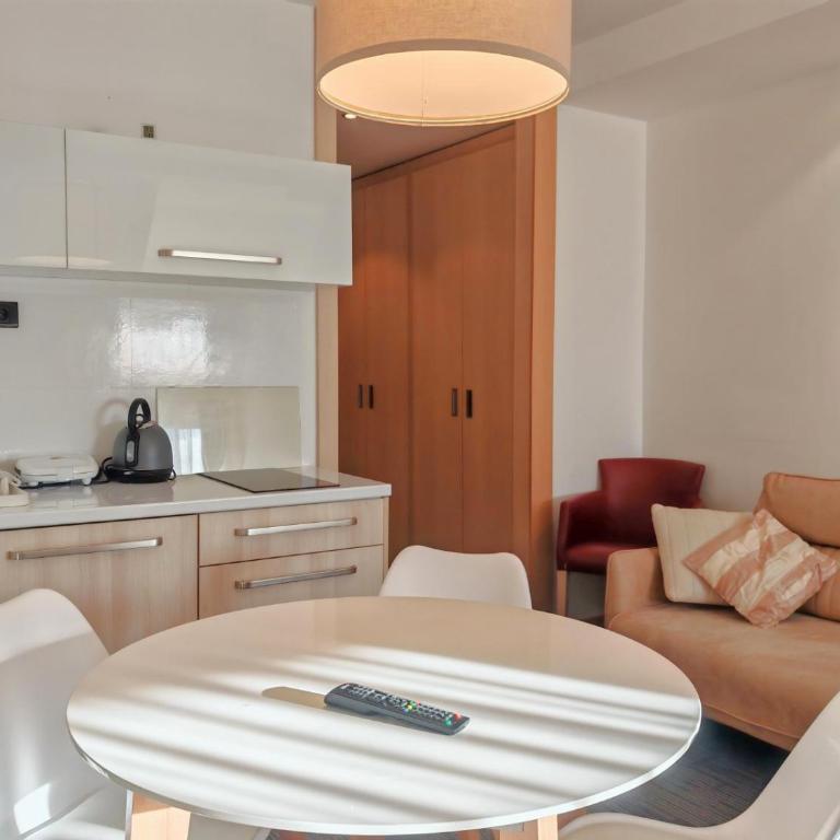 Snow White apartments - Family Studio - 8
