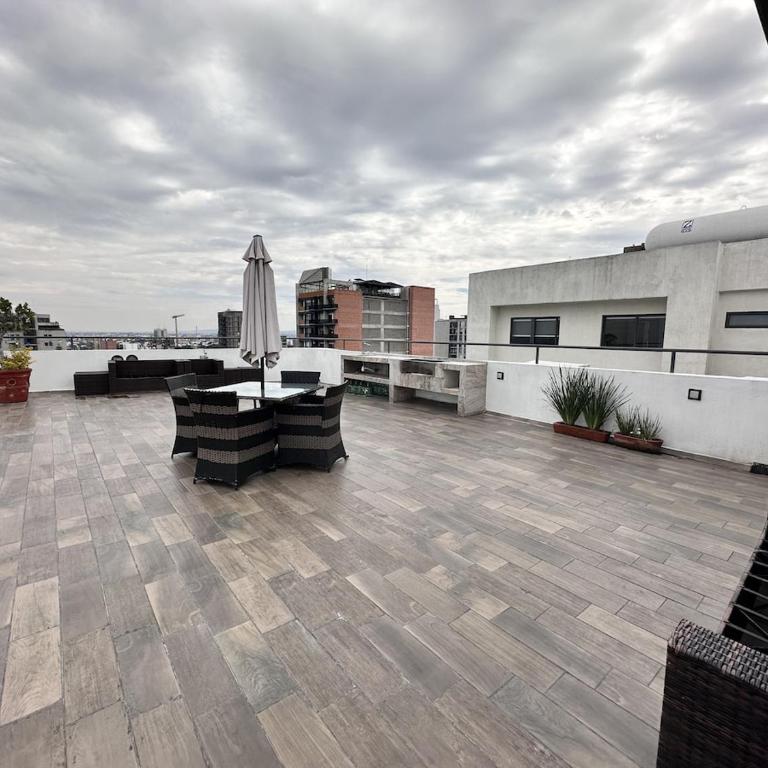 Departamento muy amplio, vista verde y alberca - Two-Room Apartment - 10