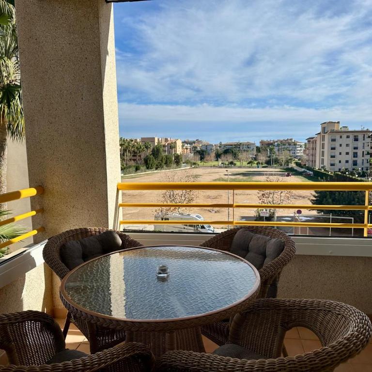 Las Terrazas - Three-Bedroom Apartment - 22