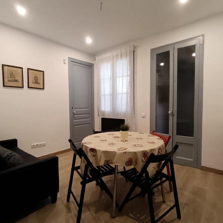 Barcelona Eixample - Sagrada Familia - Monumental - City Center - Three-Bedroom Apartment - 16