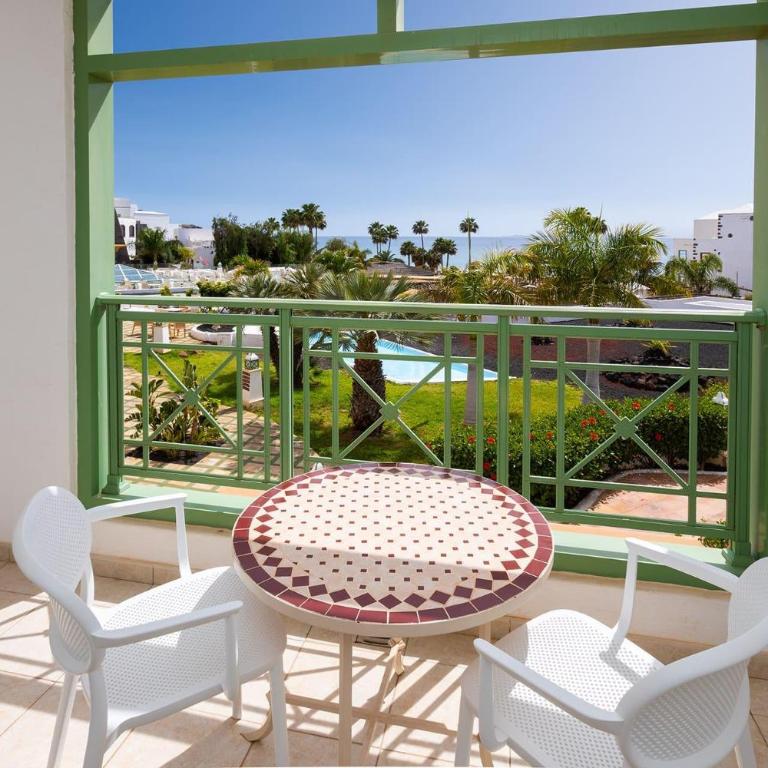Gran Castillo Tagoro Family & Fun Playa Blanca - Habitación Superior Deluxe con vistas al mar (1 adulto) - 3