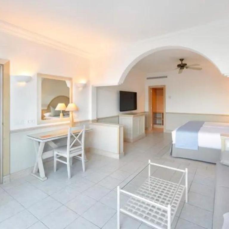 Gran Castillo Tagoro Family & Fun Playa Blanca - Suite Gold Level Senior con vistas al mar (2 Adultos) - 3