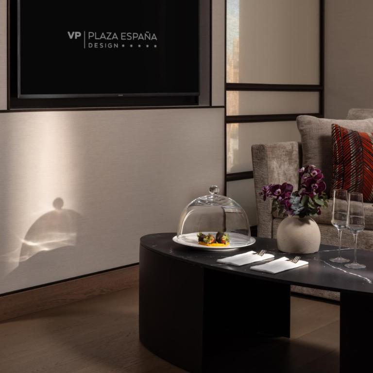 VP Plaza España Design - Junior Suite with Terrace - 5