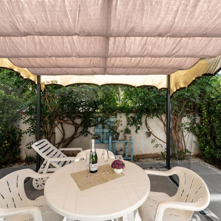 MalagaSuite Tropical Terrace & Pool Apartments - Apartamento de 2 dormitorios con terraza - 1