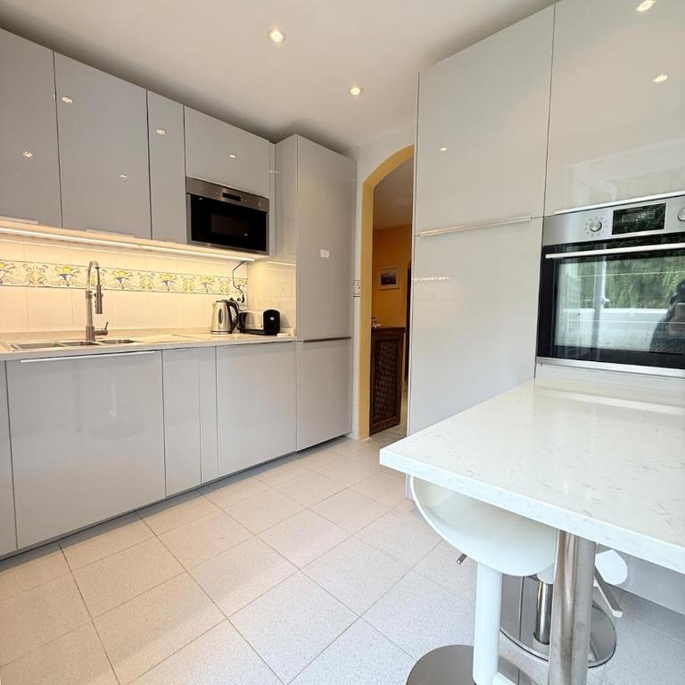 2 Bed Garden Apartment Benavista Direct Pool Access Walk to Golf, Tennis & Amenities - Apartamento de 2 dormitorios - 5