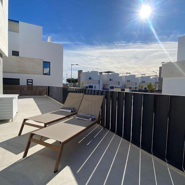 LUXURY VILLA ALMENDRO 8 WITH PRIVATE HEATED POOL AT SANTA ROSLIA RESORT by PREMIUM SPAIN PROPERTIES - Villa - 8
