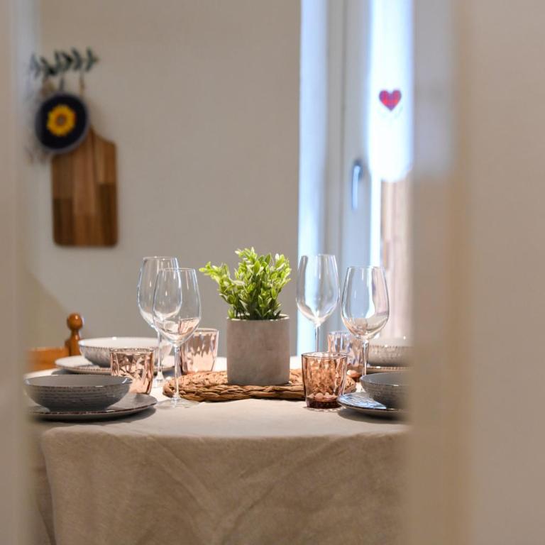 Sant'Orso Cozy Home - Two-Bedroom Apartment with Mountain View - 13