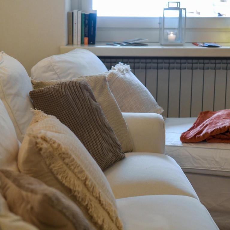 Sant'Orso Cozy Home - Two-Bedroom Apartment with Mountain View - 7
