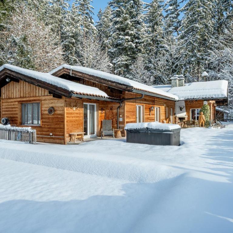 Luxus Ferienhaus Salzburg Chalet mit Pool, Sauna, Whirlpool, Kamin - Chalet mit 2 Schlafzimmern - 56
