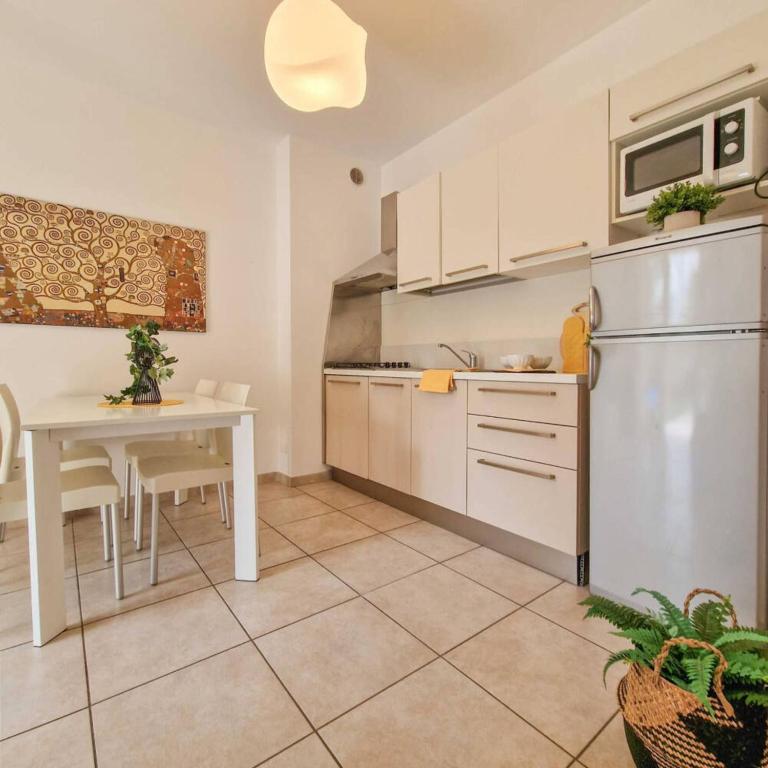 Relaxing apartment in a village with swimming pool - Apartment - 12
