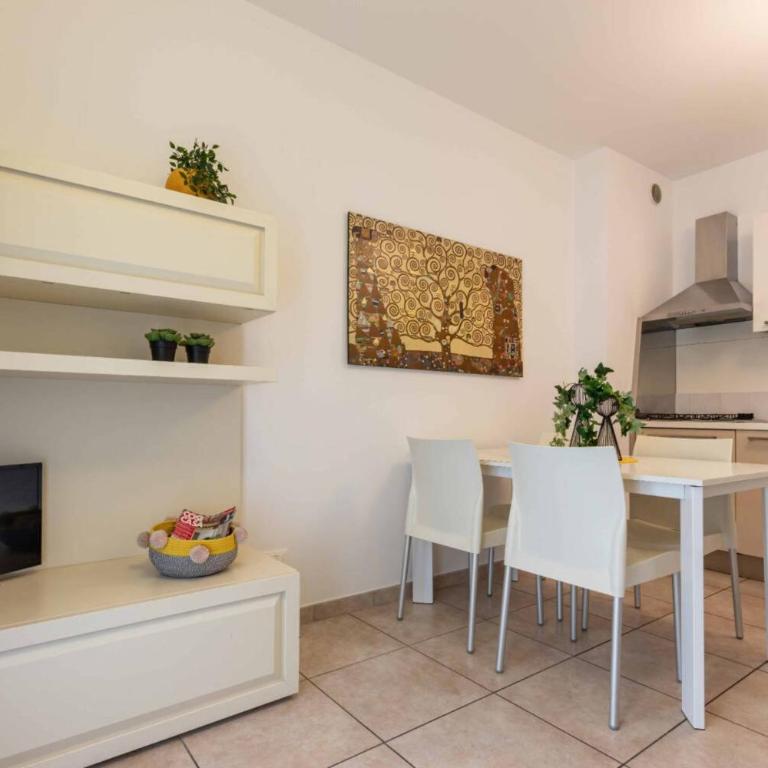 Relaxing apartment in a village with swimming pool - Apartment - 14