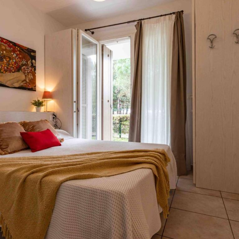 Relaxing apartment in a village with swimming pool - Apartment - 16