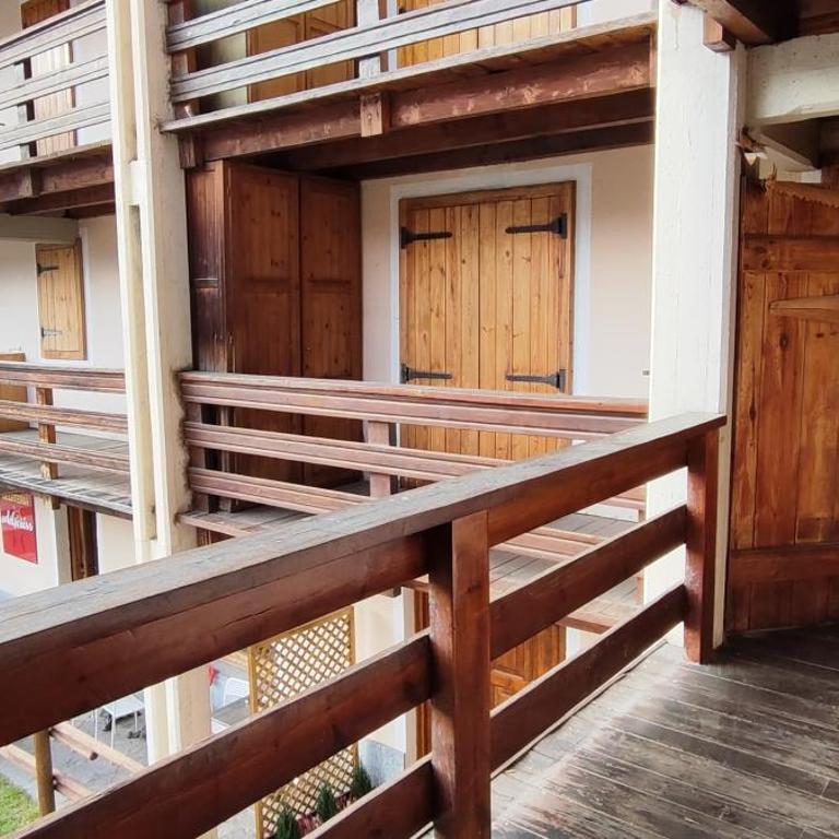Sant'Orso Cozy Home - Two-Bedroom Apartment with Mountain View - 19